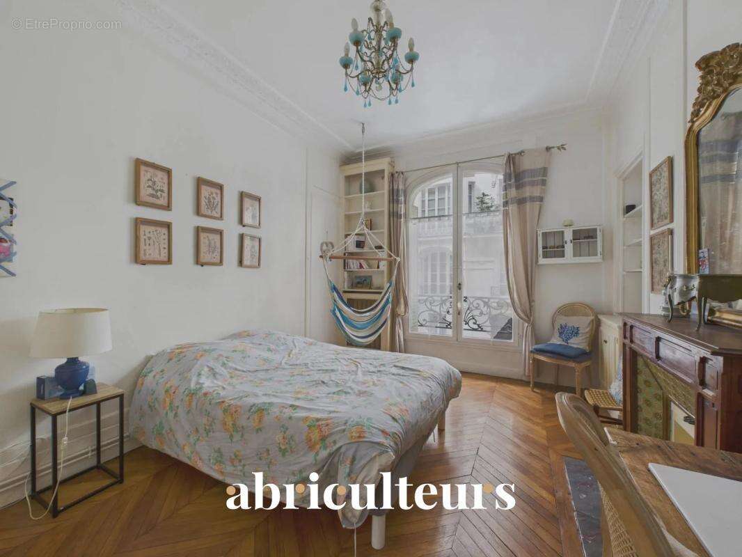 Appartement à PARIS-6E