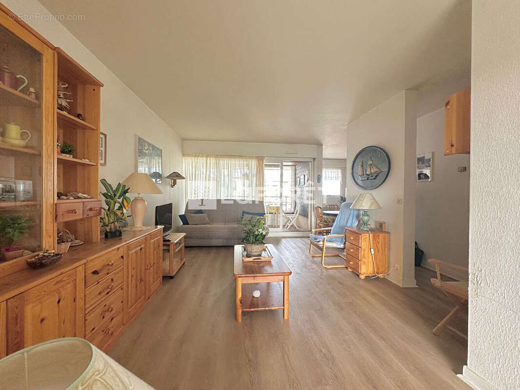 Appartement à COURSEULLES-SUR-MER
