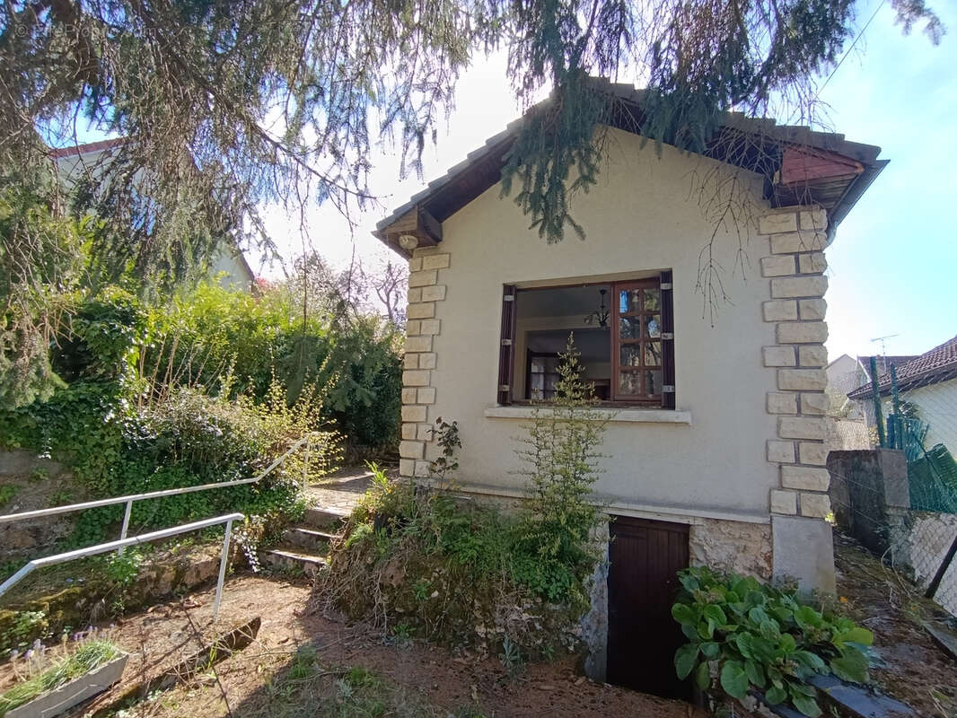 Maison à BURES-SUR-YVETTE