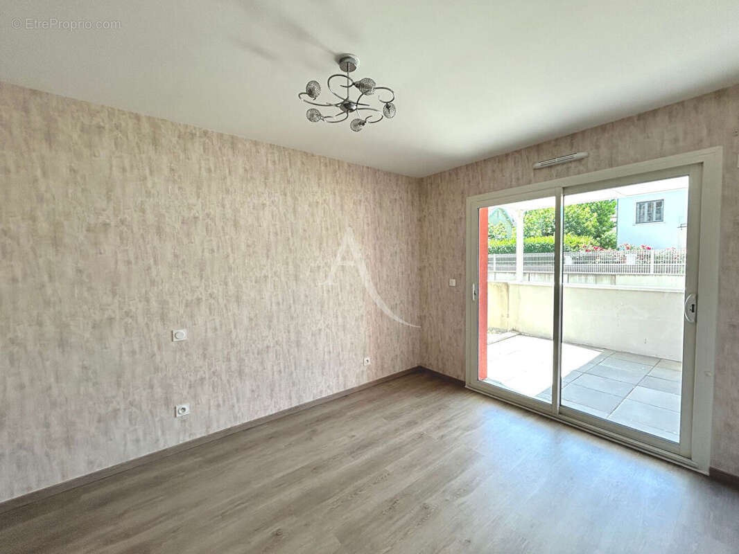 Appartement T4 - 85m² - Terrasse - Garage - CHARNAY LES MÂCON - photo 6