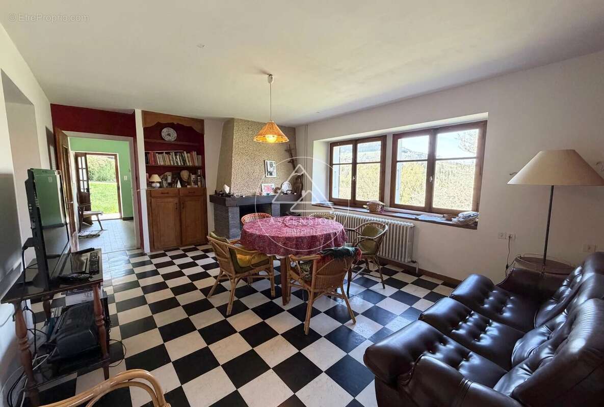 Maison à LA VERNAZ