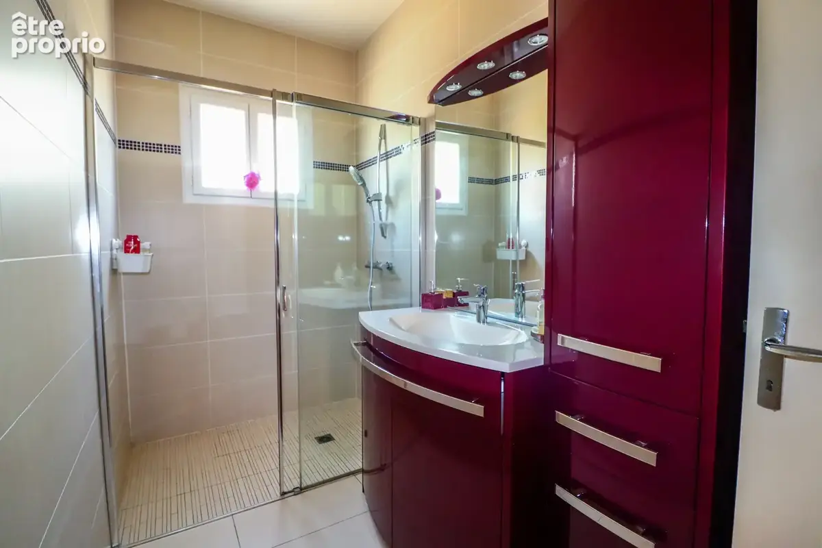 Maison familiale - 5 chambres - Piscine, double garage et grand jardin - photo 14