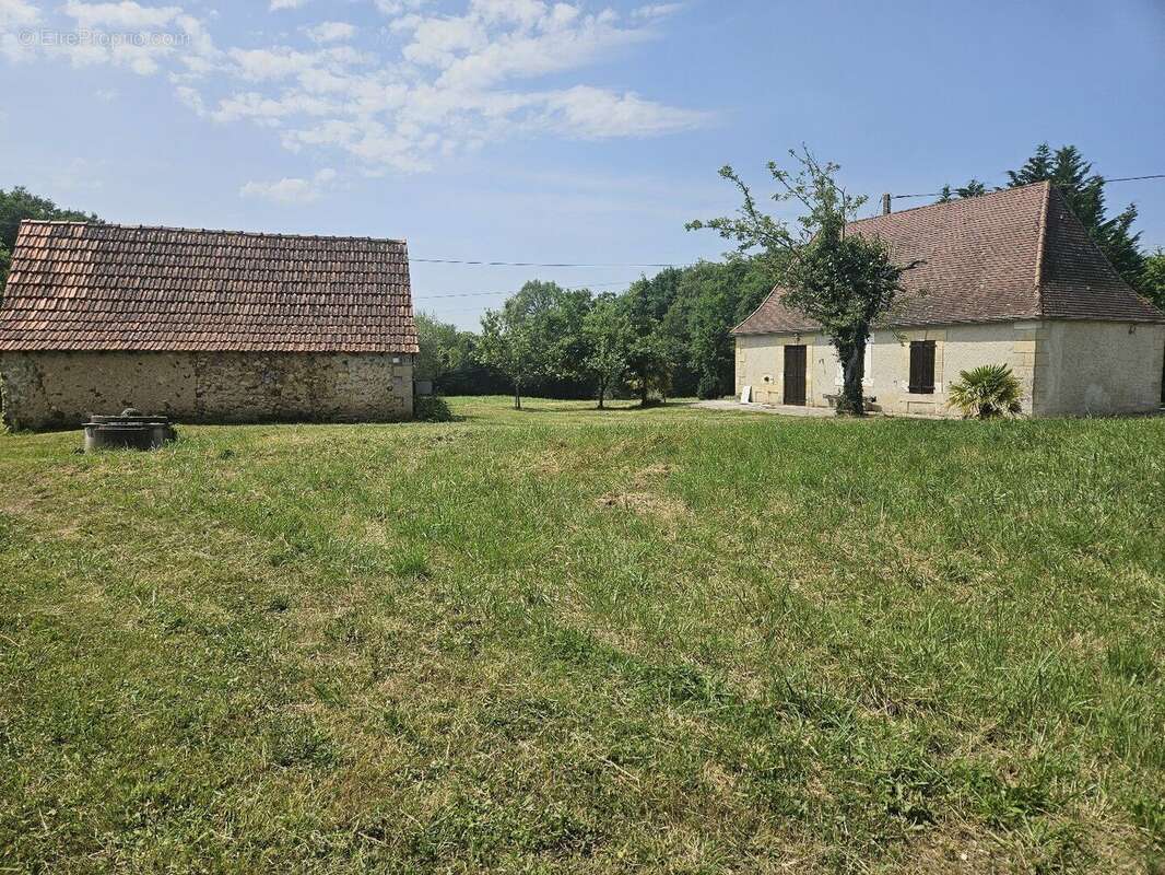 Maison à LACROPTE