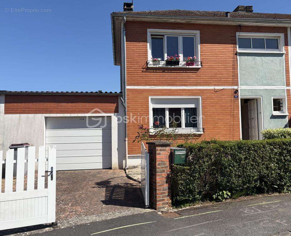 Maison à SAINT-QUENTIN
