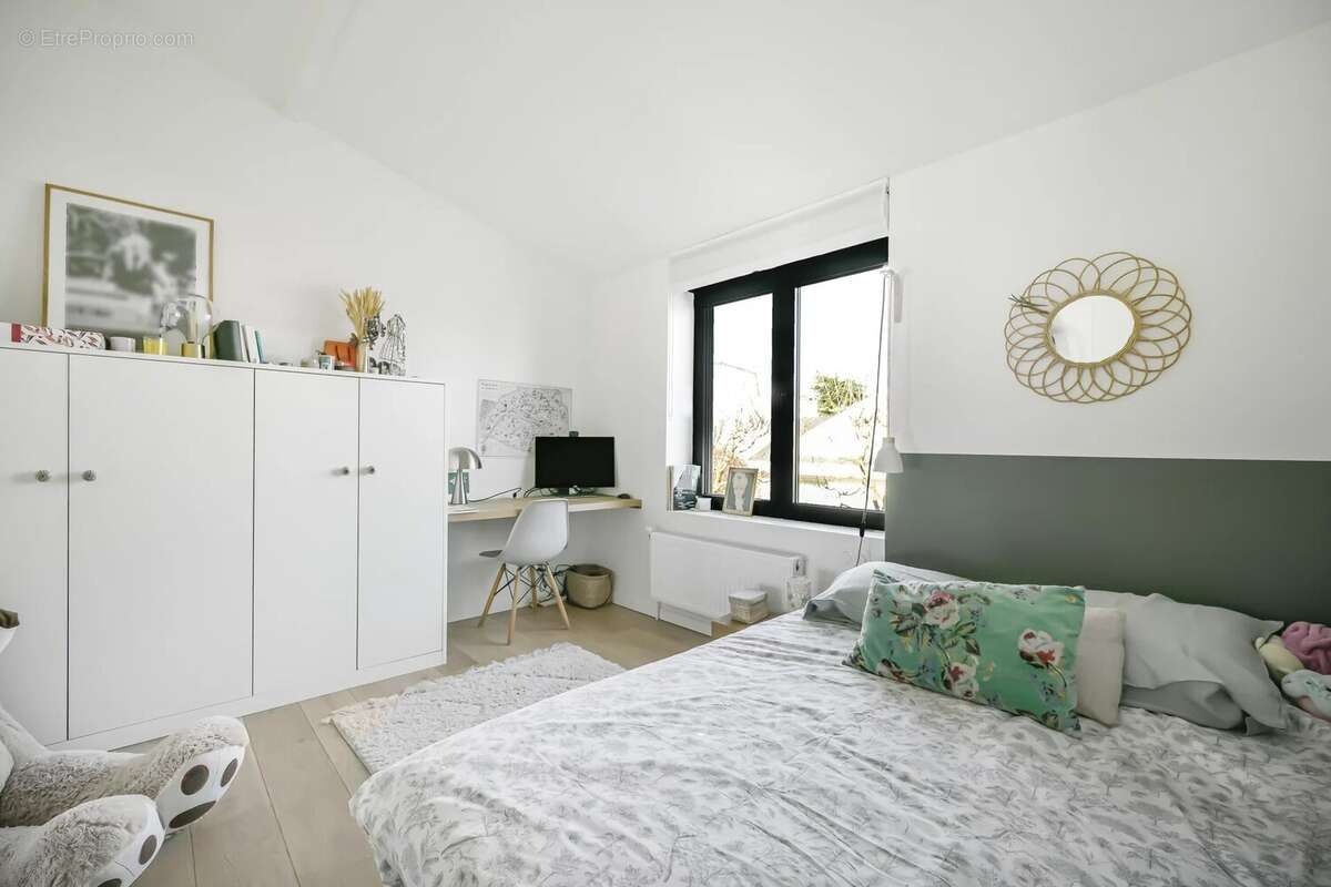 Maison à SURESNES