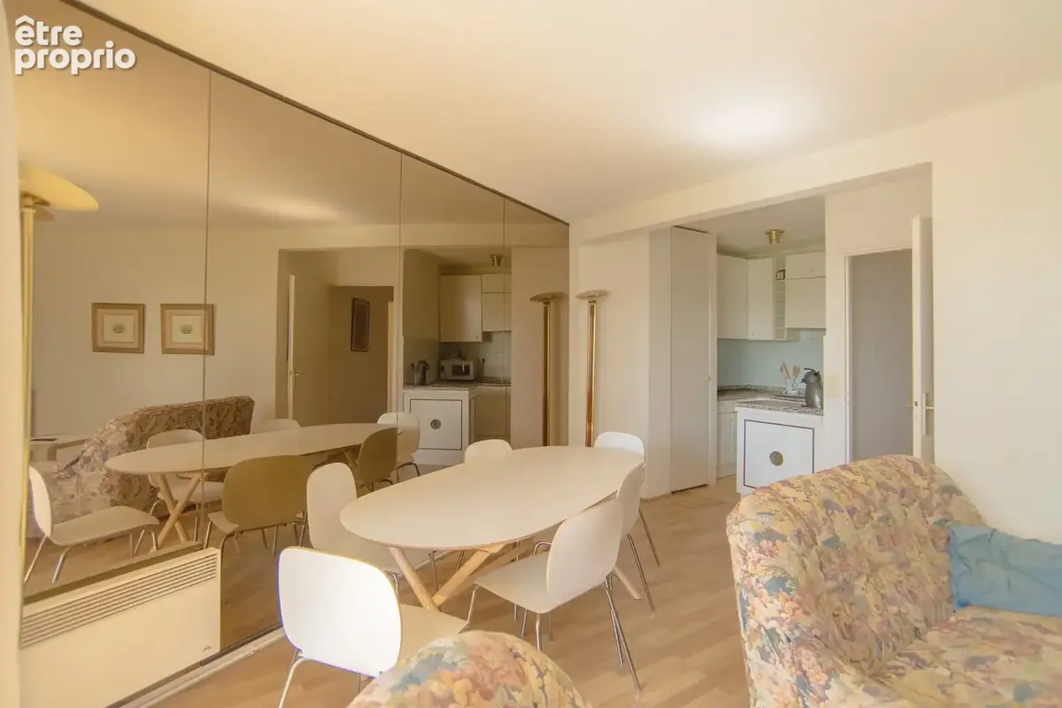 Grand T2 cœur de plage, terrasse, parking. - photo 4