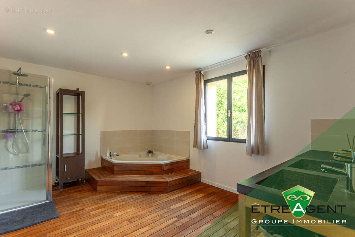 Maison LE FIDELAIRE - 200 m² - 4 chambres - photo 10