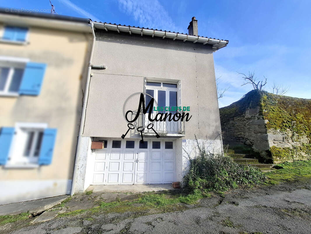 Maison à CHATEAUPONSAC