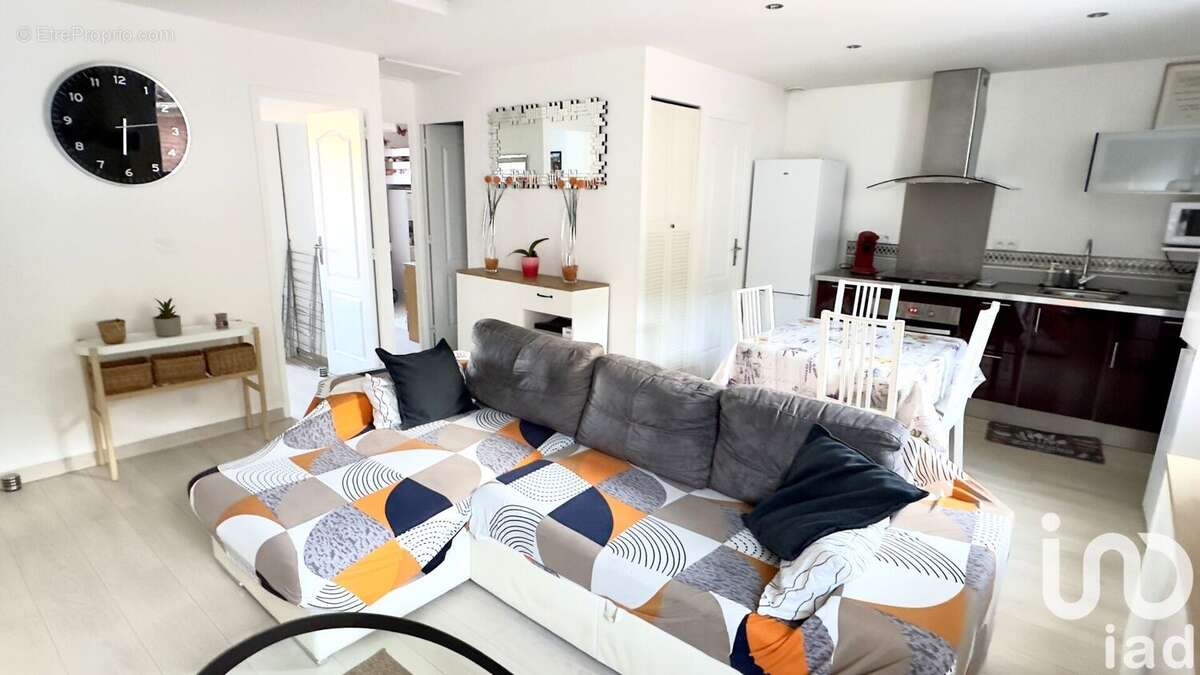 Photo 2 - Appartement à SOLLIES-TOUCAS