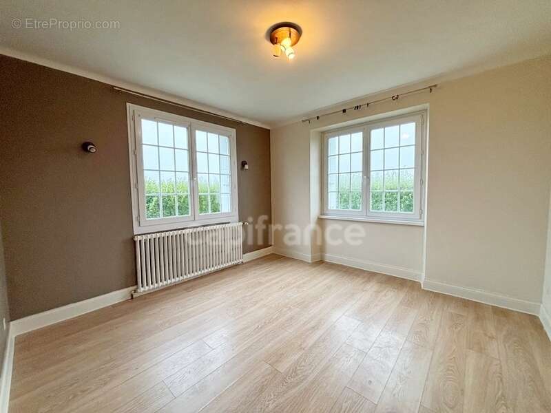 Maison à PLONEVEZ-PORZAY