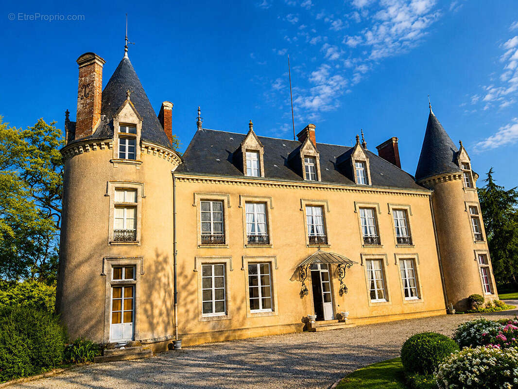 Château  et ses communs  - Tennis et étang- Proche d'Alençon - photo 2
