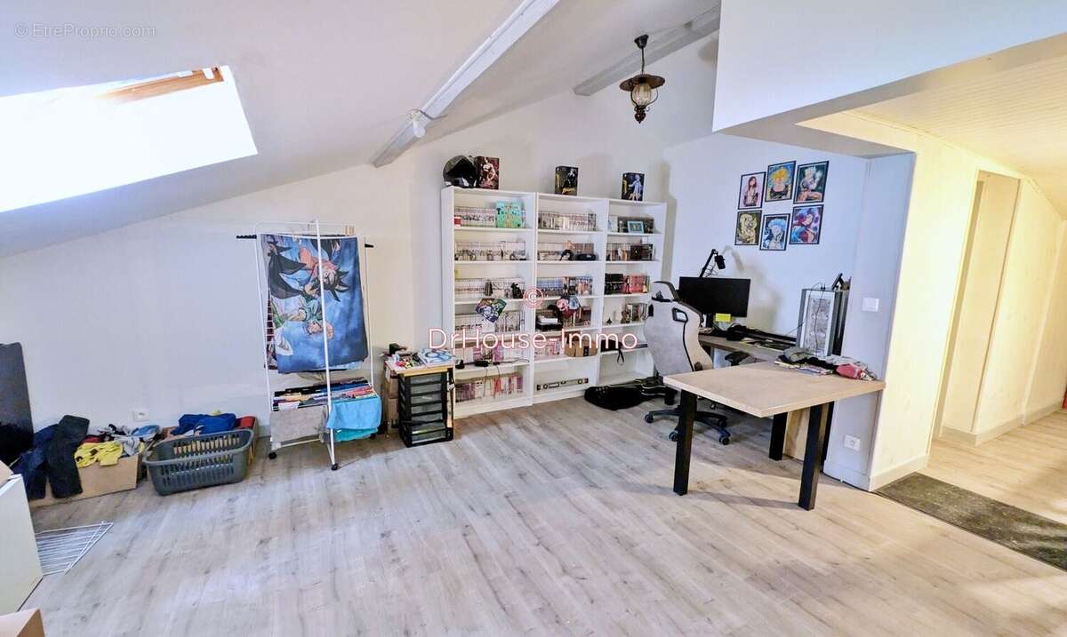 Appartement à UNIEUX