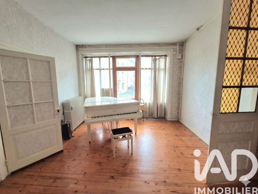 Maison 355 m² à Saint-Just-En-Chevalet  - photo 4