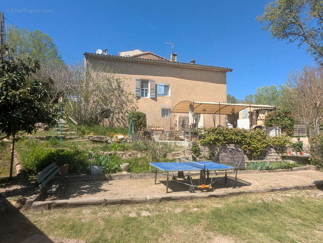 SALERNES propriété de 2 maisons, dépendances, piscine, terrain 8.444 m² - photo 4