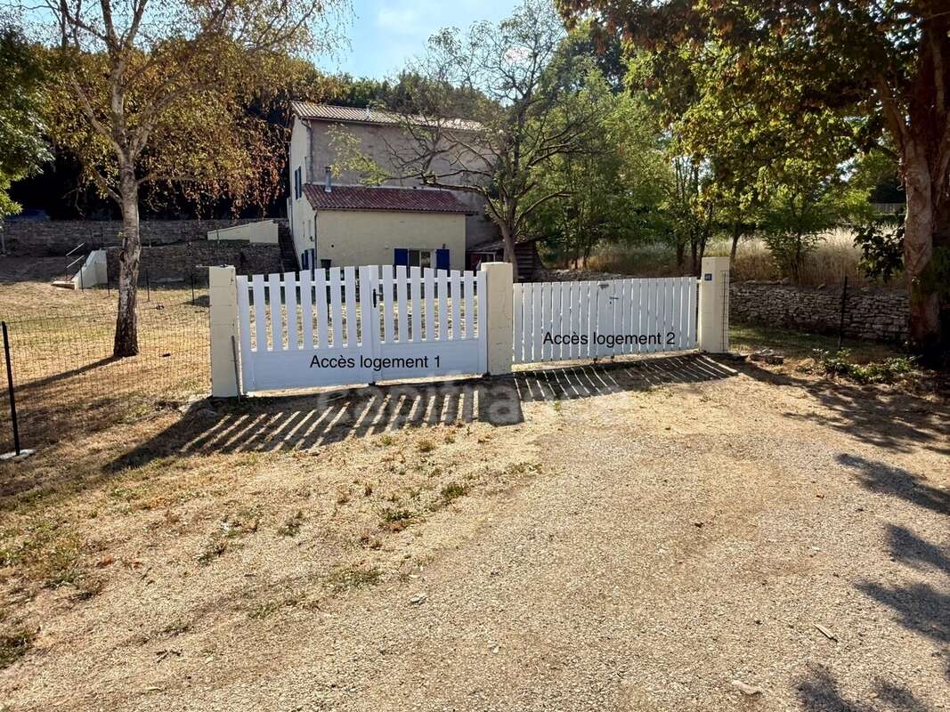 Maison avec deux logements indépendants : une opportunité rare pour habiter, investir ou réunir plusieurs générations - photo 21