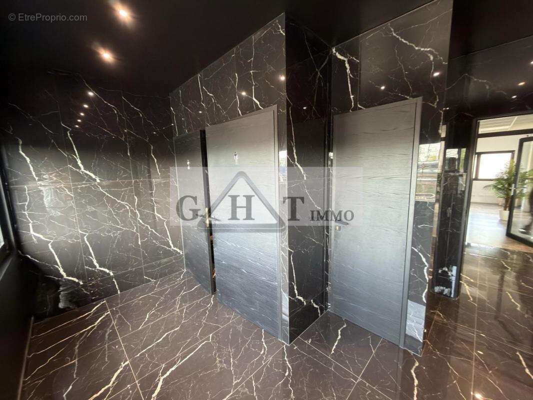 Commerce à VIGNEUX-SUR-SEINE