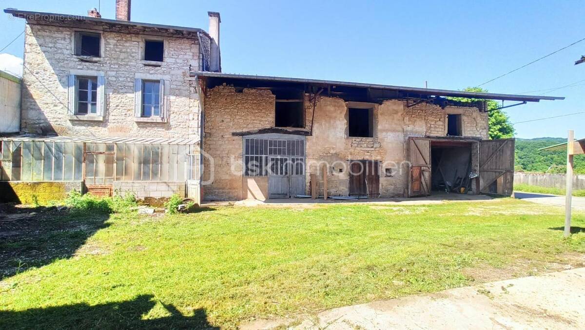 Maison à NEUVILLE-SUR-AIN