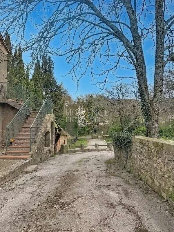 Maison à MAZAUGUES