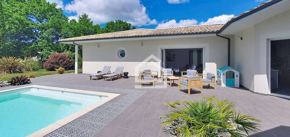 Maison à HOURTIN