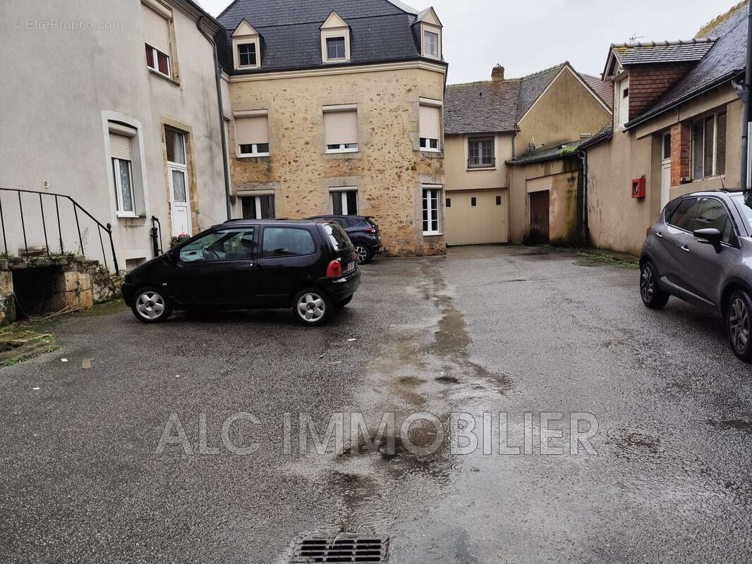 Maison à FRESNAY-SUR-SARTHE