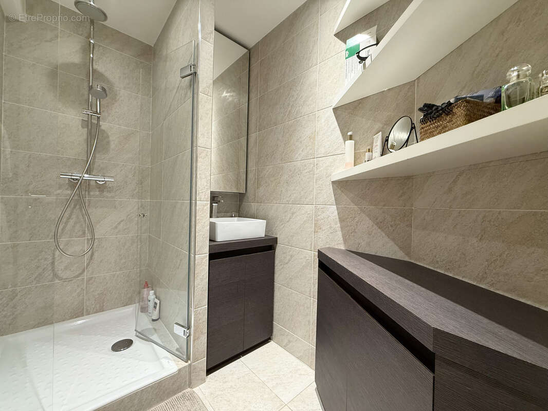 Appartement à COURBEVOIE