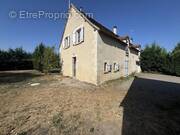 Maison à AZAY-LE-FERRON