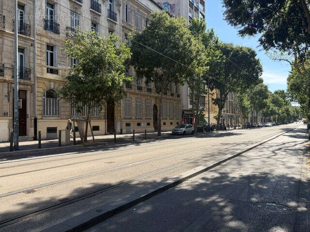 Commerce à MARSEILLE-5E