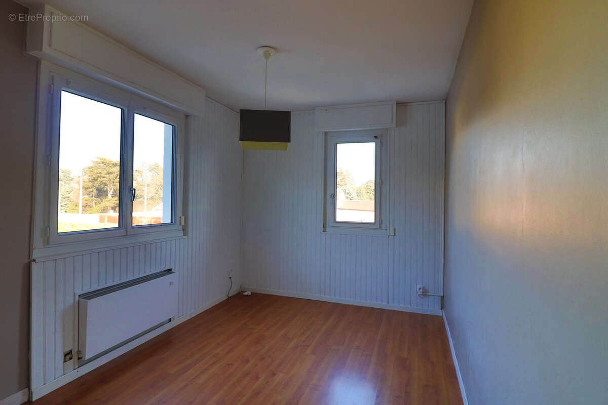 Appartement à CHARBONNIERES-LES-BAINS