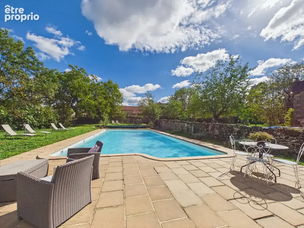 Propriété de caractère en pierre avec quatre habitations, piscine et dépendances - photo 2