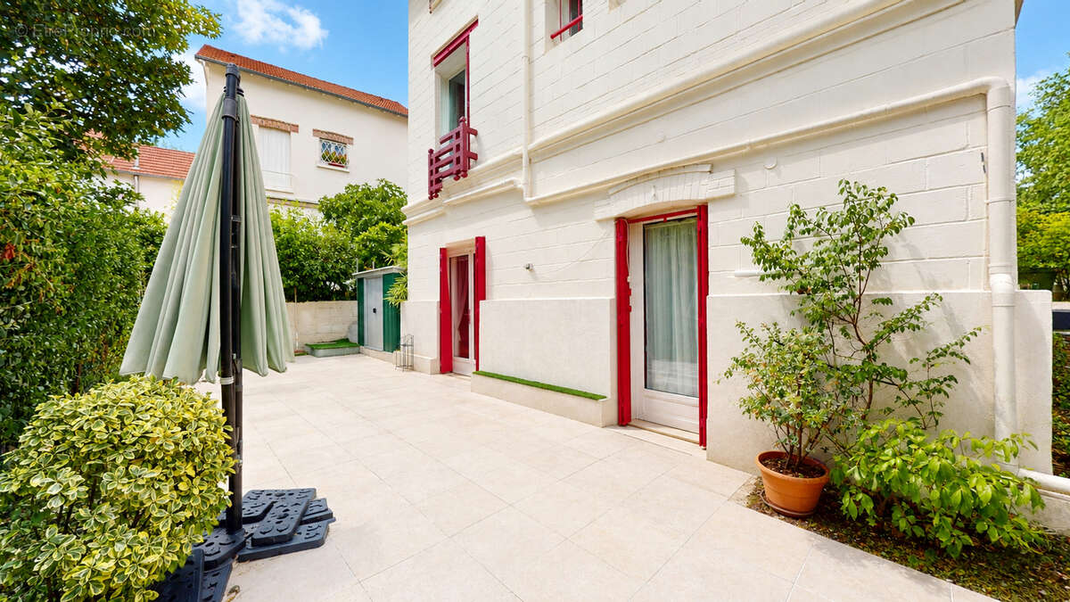 Le Vésinet Sud - Maison de caractère au charme de l'ancien, à 9 minutes à pied du RER A - photo 2