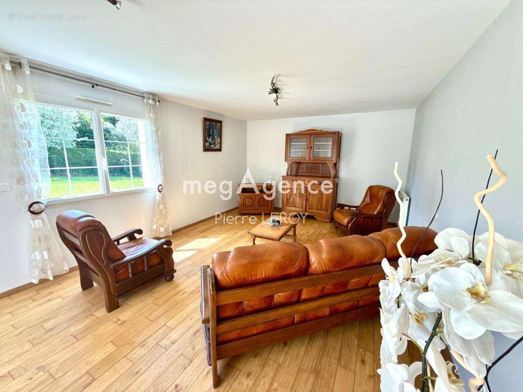 Maison à LE BOURG-D'IRE