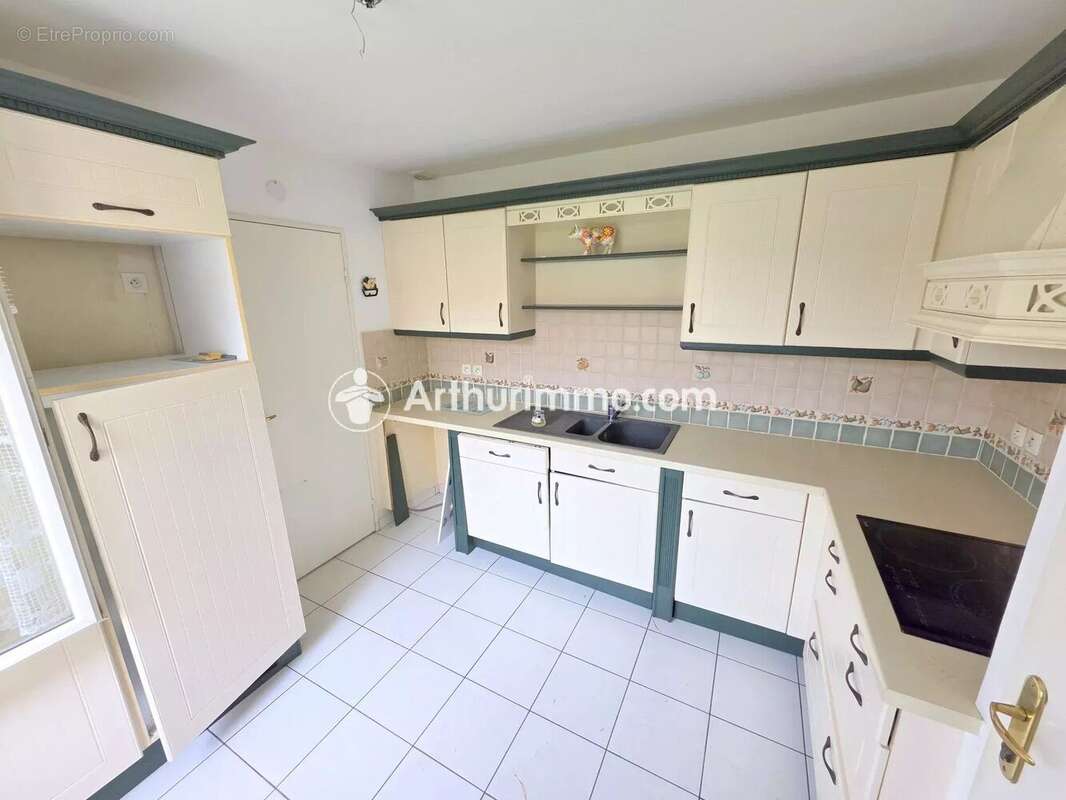 Maison à SAVIGNY-LE-TEMPLE