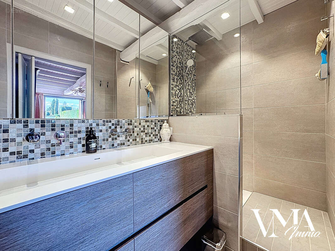 Maison à NEUVILLE-SUR-SAONE