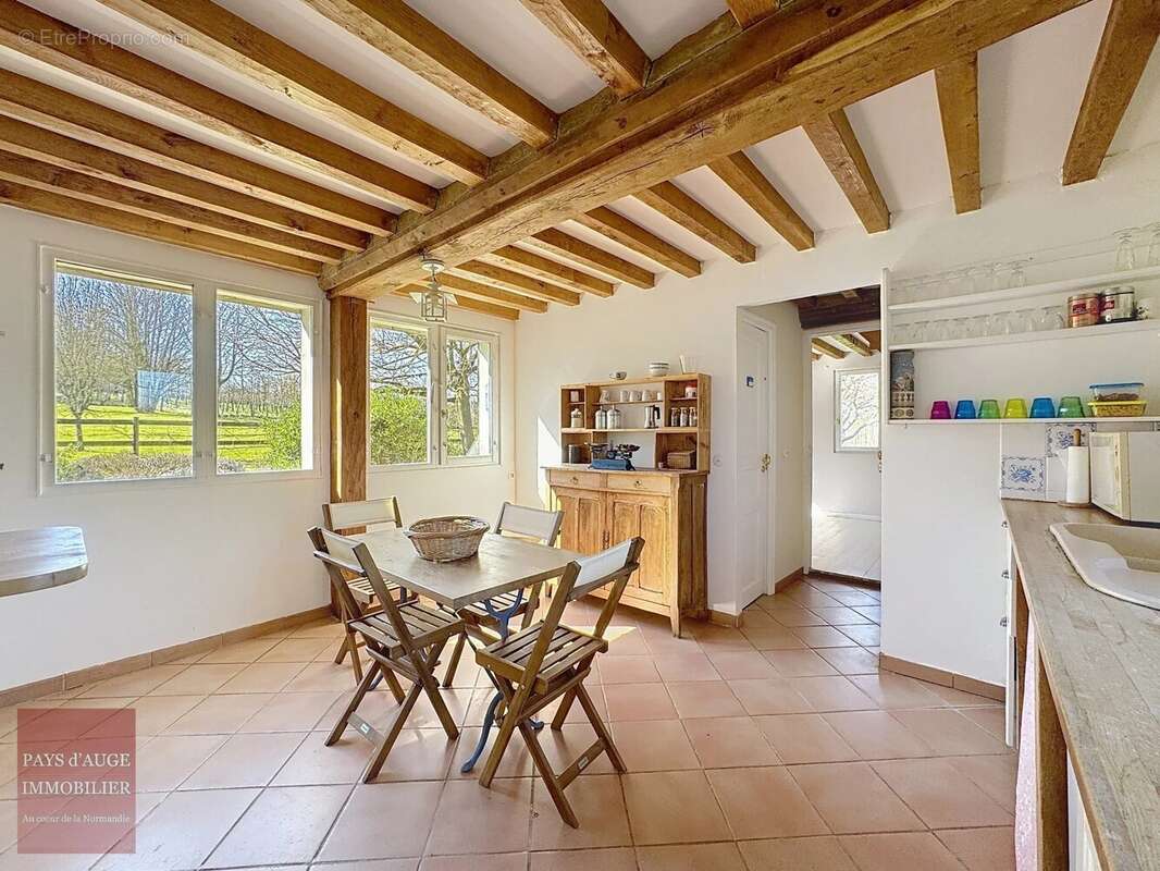 Maison à SAINT-GEORGES-EN-AUGE