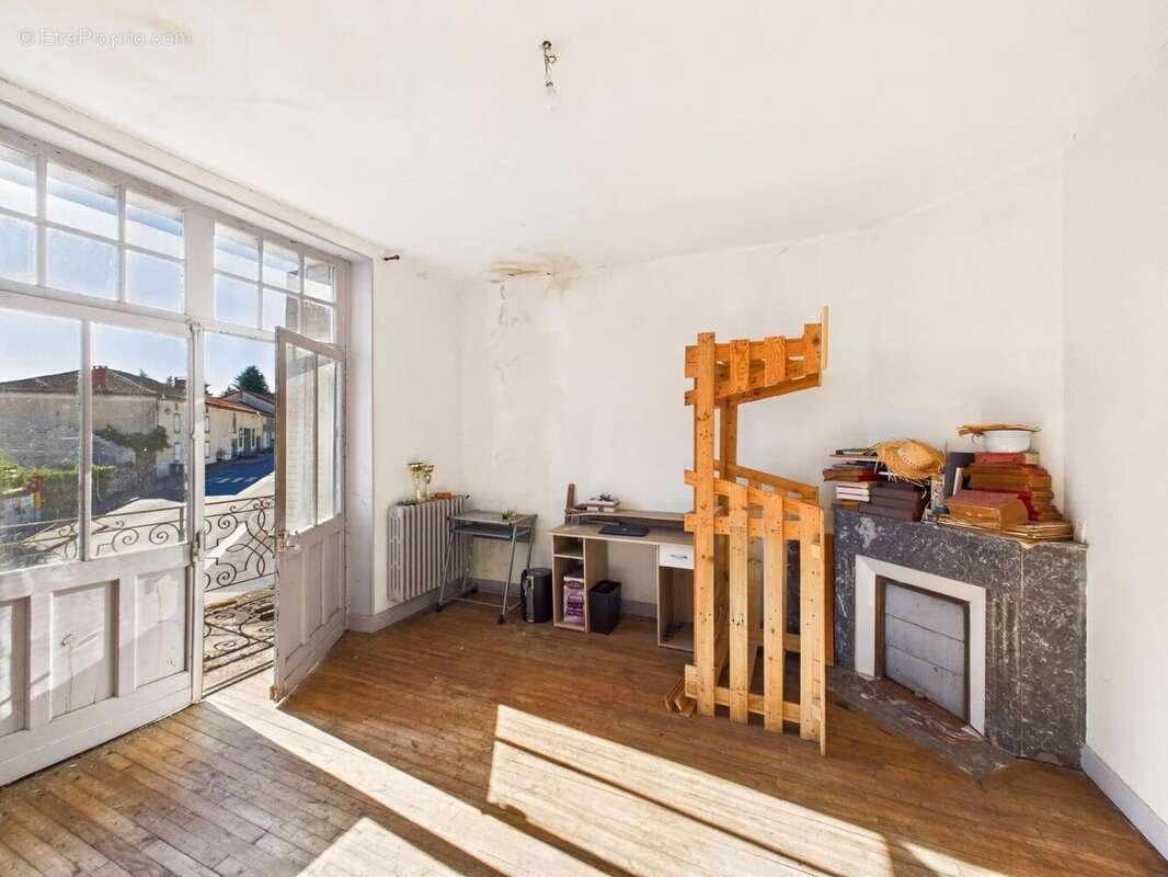 Un bien d'exception au potentiel rare, au cœur de Piégut-Pluviers ! - photo 13