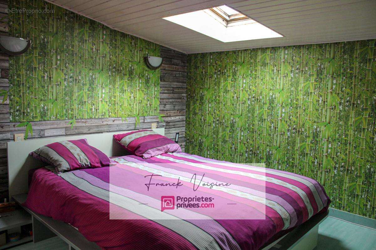 Maison à SAINT-MICHEL-MONT-MERCURE