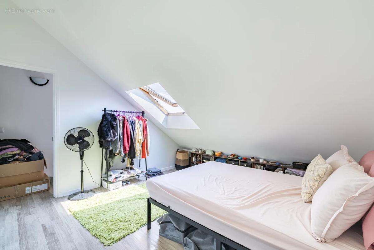 Appartement T3 Duplex 64 m² au sol à Noisy-le-Sec - photo 8