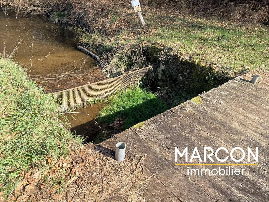 Terrain à AZAT-CHATENET