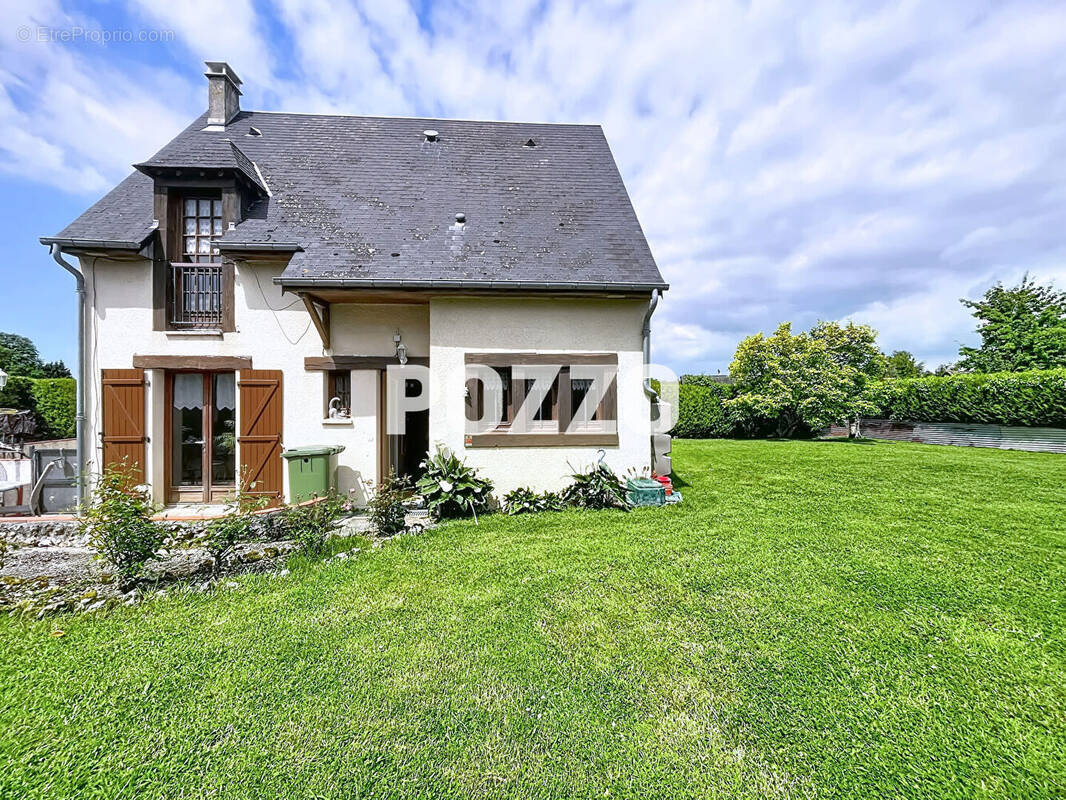 Maison à LA RIVIERE-SAINT-SAUVEUR