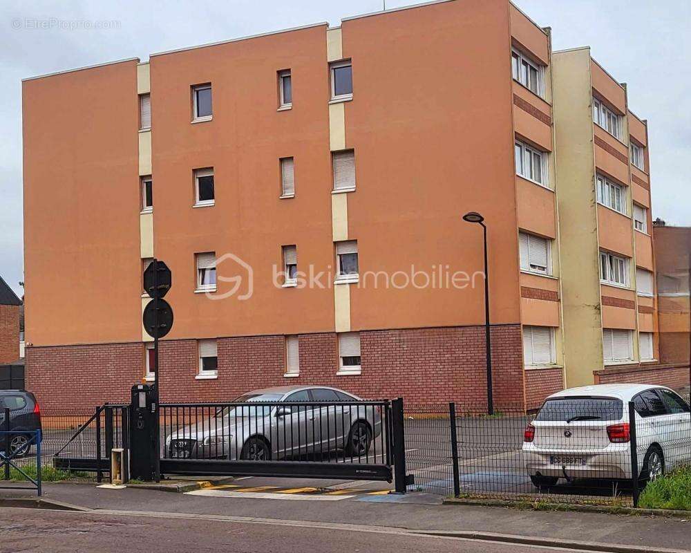 Appartement avec stationnement privé et box en cave - photo 7