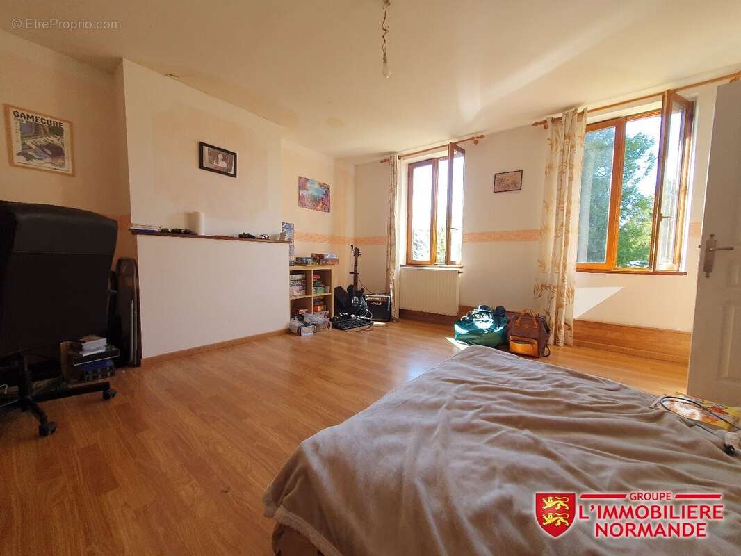Village 5 minutes de Louviers, maison briques - photo 5