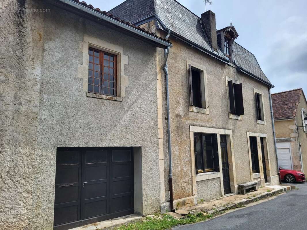 Projet de rénovation de trois chambres à une courte distance de la place de Saint Savin - photo 2