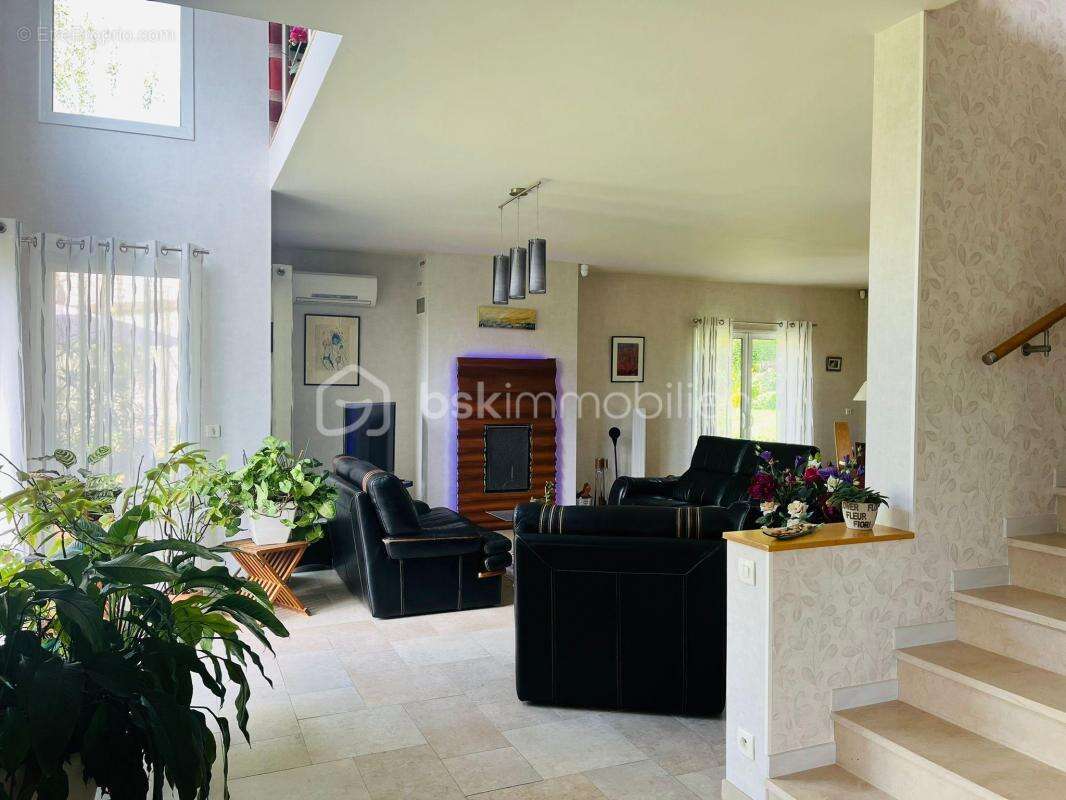 Maison à SOISY-SUR-SEINE