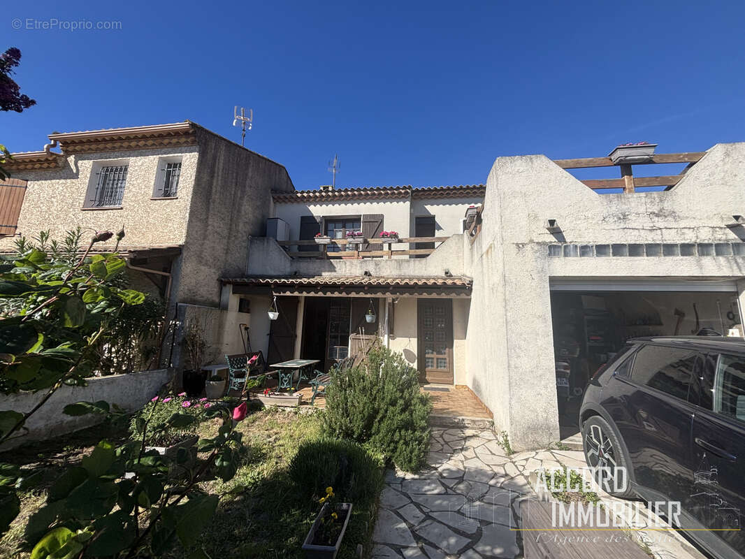 Maison à MONTADY