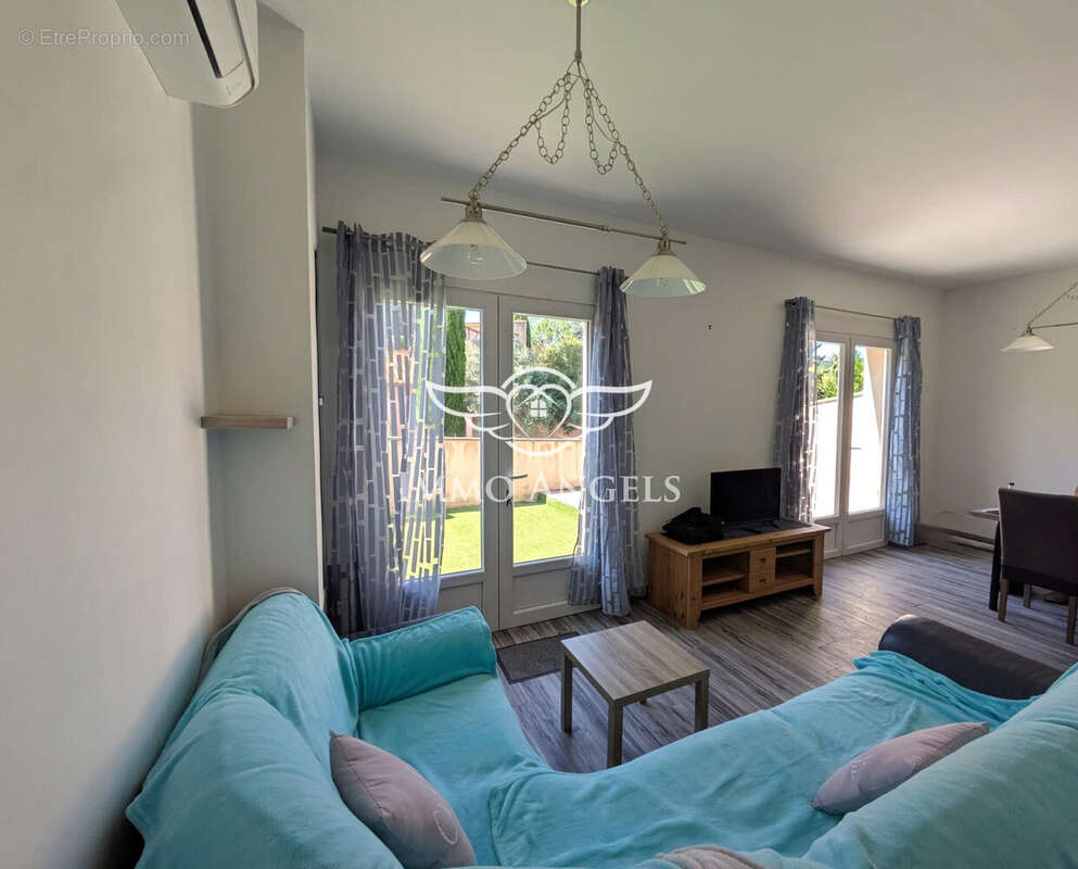 Salon - Maison à CLERMONT-L&#039;HERAULT