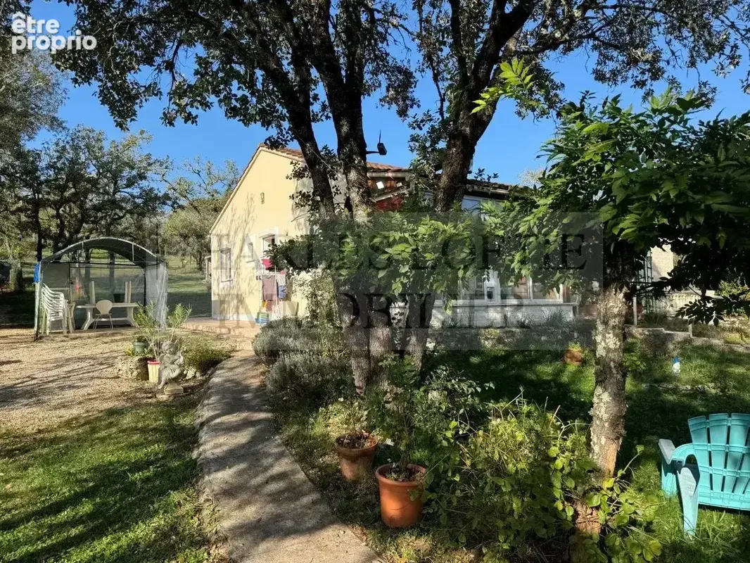 Maison et garage sur terrain de 4550 m² - photo 11