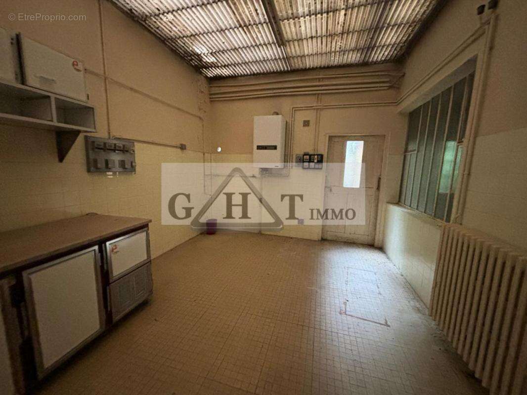 Commerce à SAINT-MAUR-DES-FOSSES