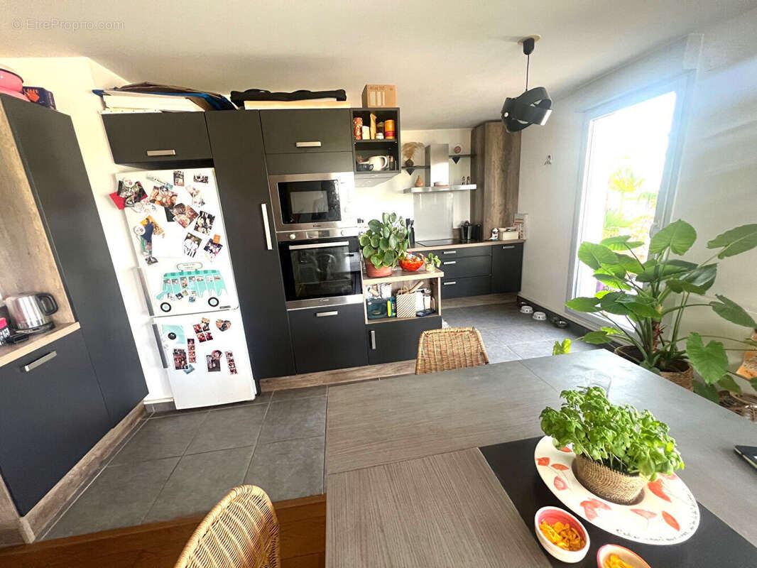 Superbe T3 de 73 m² avec terrasse de 40 m² et vue dégagée - photo 9