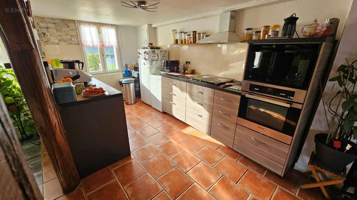 Maison à HOUDAN