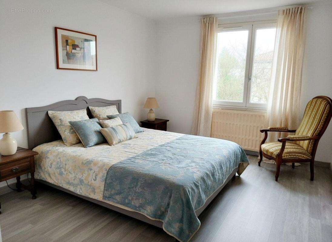 Maison à JONZAC
